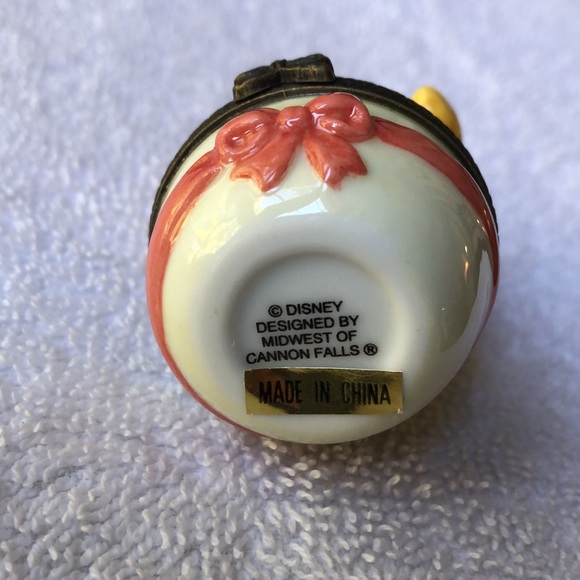 Vintage Disney Winnie the Pooh Porcelain box ( Valentines) - Picture 4 of 5